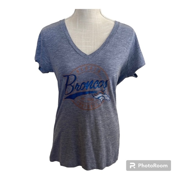 Women’s Denver Bronco T-Shirt. Size Large - Picture 1 of 6